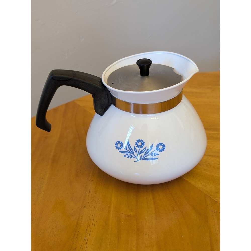 Vintage Corning Ware 6 cup Coffee Tea Pot Kettle w Lid Classic Blue Cornflower